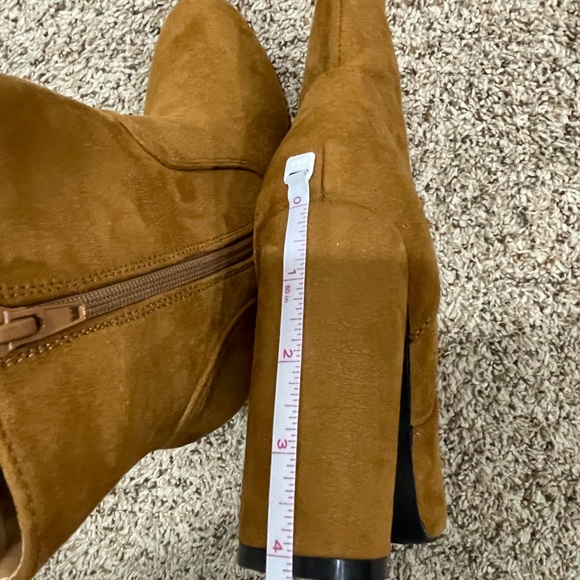 SoMe Tan Boots - Picture 5 of 7